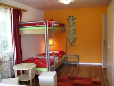 Kinderzimmer mit 4 Betten